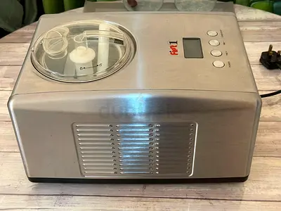 First 1 Ice Cream Maker (with compressor) excellent condition