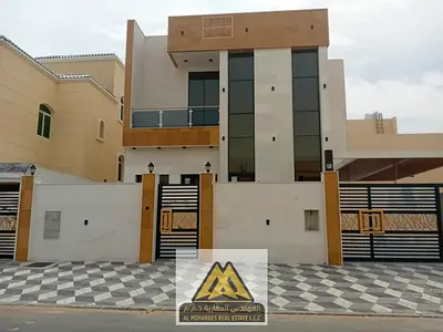 الفيلا تتميز بتقسيم داخلي مريح يوفر الخصوصية والراحة، مع مساحات مناسبة للمعيشة العائلية اليومية.