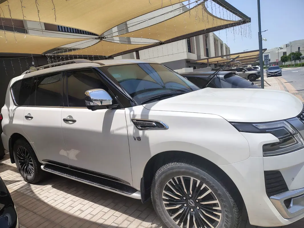 Nissan Patrol 2024 — photo 1 of 4