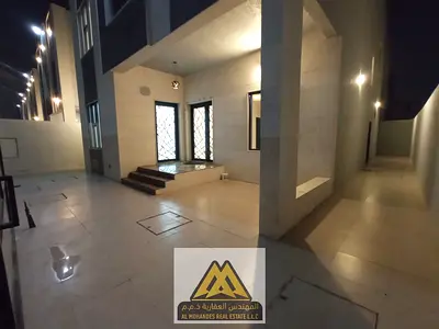 فرصة مميزة لاستئجار فيلا سكنية راقية في منطقة الياسمين – عجمان، تتميز بموقع هادئ وحيوي داخل مجتمع سكني حديث، مع سهولة الوصول إلى شارع الشيخ محمد بن زا