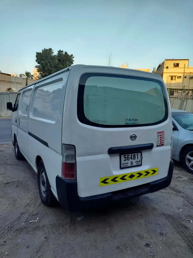 Nissan Urvan 2011 — photo 1 of 7