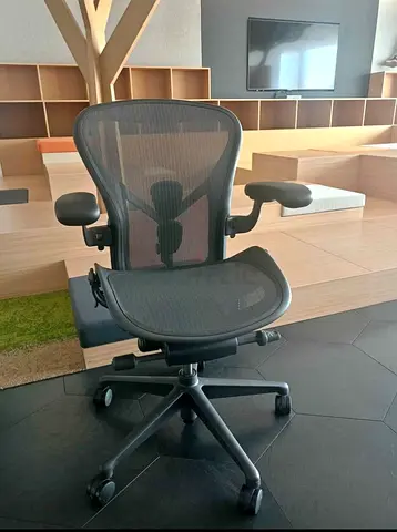 Selling herman miller remastered chair size C.