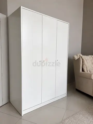 Wardrobe with 3 doors white