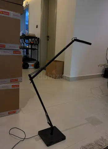 Luxury Adjustable LED Desk Lamp with Slim Arm and Square Base