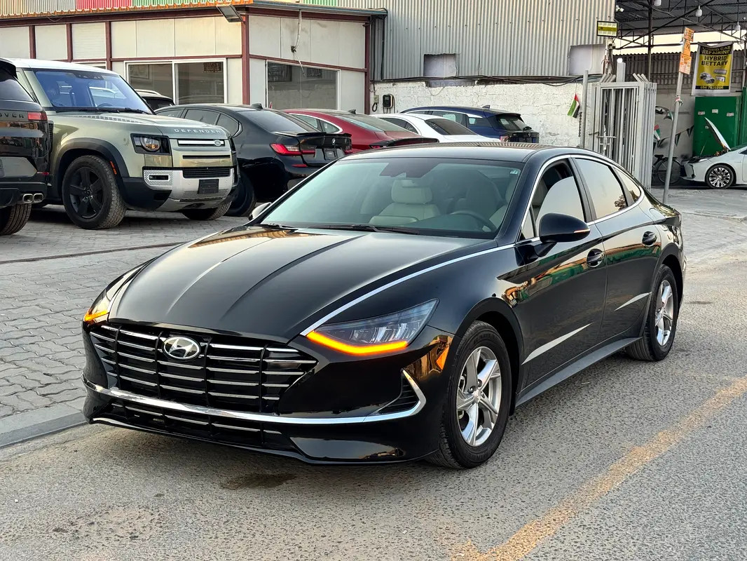 Hyundai Sonata 2023 — photo 1 of 20