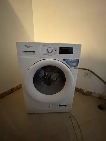 Whirlpool front-load washing machine - good working condition
