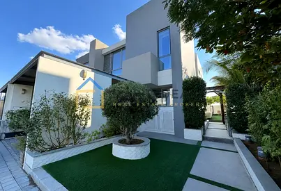 4BR+M Type A Townhouse | End Unit | Single Row