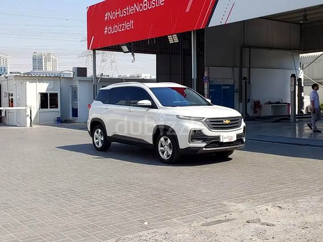 Chevrolet Captiva 2022 — photo 1 of 14