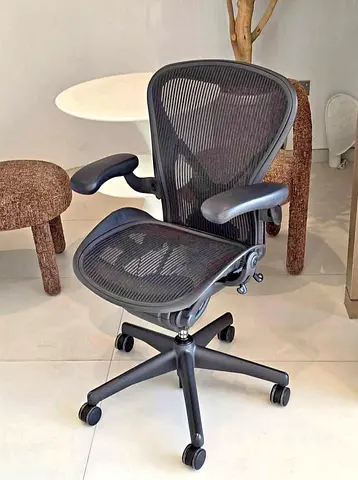 Herman Miller Aeron chair selling and buying.good condition only little use