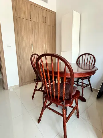 Solid Wood Round Dining Table with 4 Windsor Chairs - Classic Design