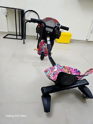 Kids elevtric gift scooter, perfect condition - Negotiable