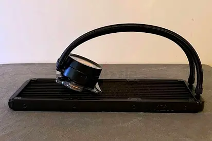 NZXT kraken x73 360 mm water cooler with fans - Excellent Condition