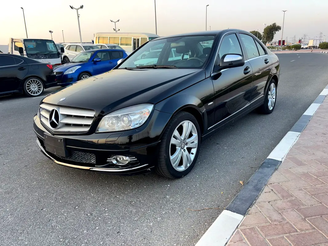 Mercedes-Benz C-Class 2008 — photo 1 of 19