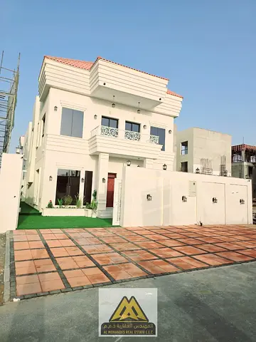 Freehold ownership with no registration fees for a luxury villa in the Al-Haliou area, close to all services and with easy access to main roads.