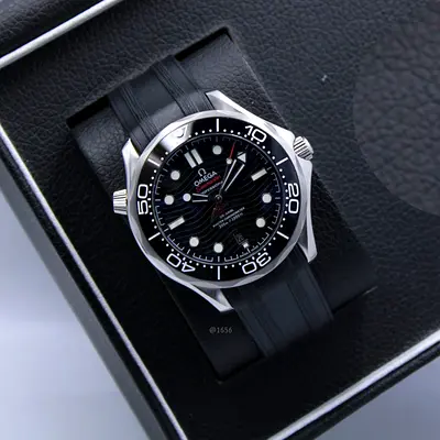 Omega Seamaster Diver Black Dial Automatic on Rubber Strap