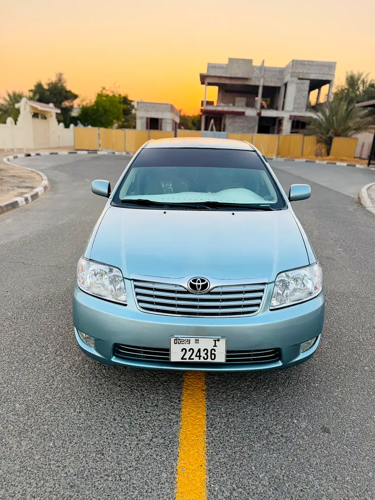 Toyota Corolla 2005 — photo 1 of 11