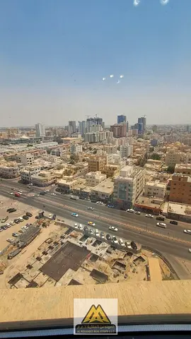 غرفه وصاله مساحه كبيره اطلاله مفتوحه بالنعيمية وان تاور بجوار شارع الكويت وجميع الخدمات والطرق الرئيسيه