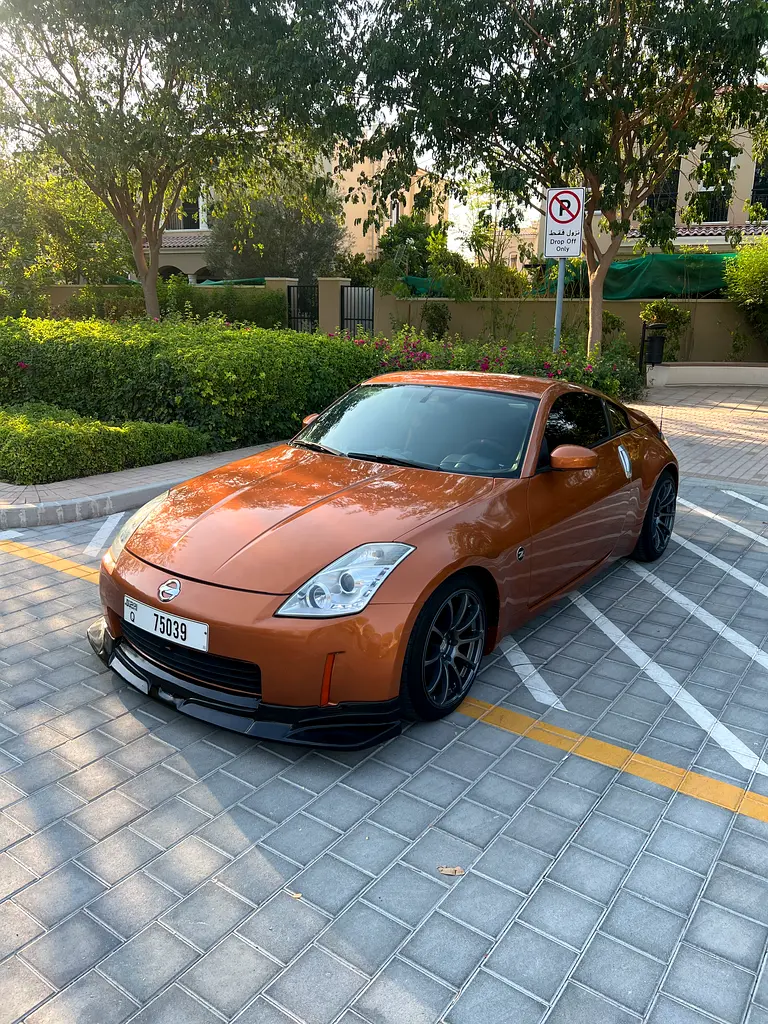 Nissan 350Z 2004 — photo 1 of 19