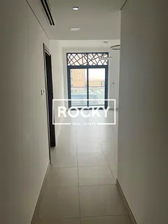 ELEGANT 1 B/R WITH BALCONY | FITTED KITCHEN | POOL & GYM**