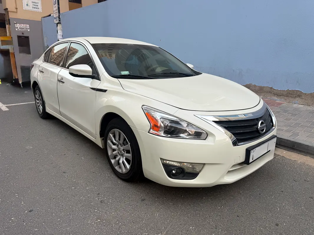 Nissan Altima 2015 — photo 1 of 8