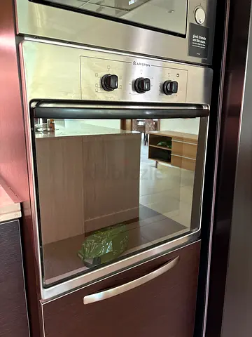Built-in stainless steel electric oven in good condition,ariston