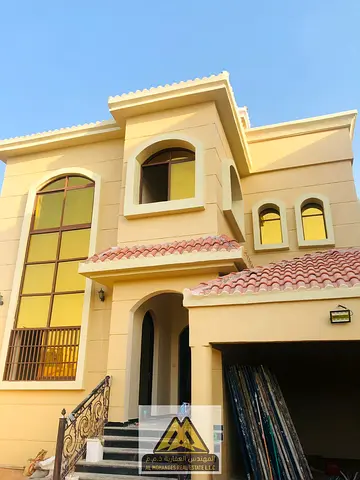 Spacious area | Master bedrooms | 2 living rooms | Majlis (formal sitting room) | Kitchen | Maid's room | Large yard | Prime and vibrant location | Su