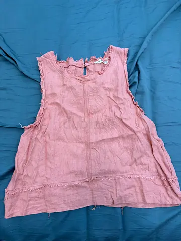 Women’s pink tank