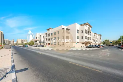 Spacious 1-Bedroom | Pool View | Amber Residency |