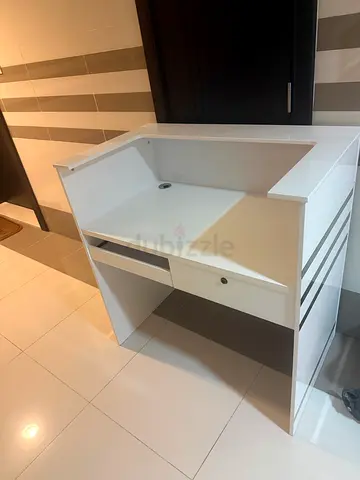 Reception table