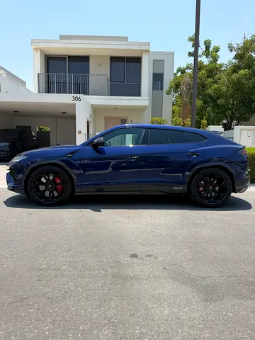 2023 Lamborghini URUS — фото 2