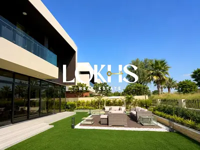 Golf Course Views | Single Row | Landscaped Garden