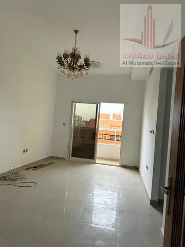 فرصة استثمارية مميزة لامتلاك بناية في موقع استراتيجي بمنطقة الجرف 17، خلف السوق الصيني، إحدى أكثر المناطق طلبًا للاستثمار في عجمان، مع عائد سنوي مجزٍ