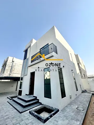 Brand new unit with great finishing