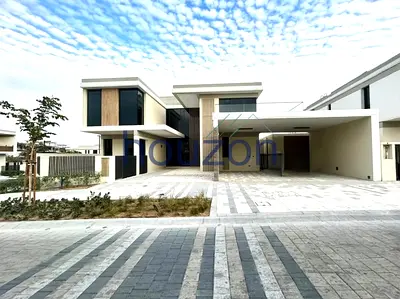 Brand New 6BR Villa | Huge Plot | Park Facing