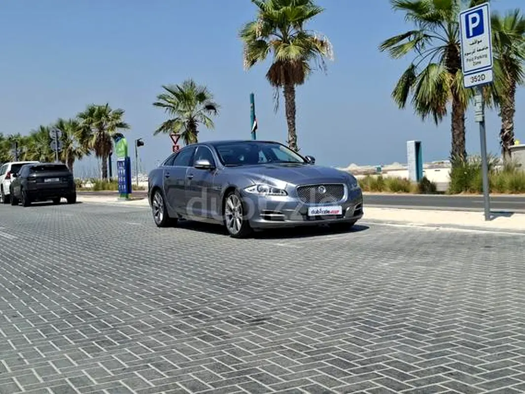 Jaguar XJ 2011 — photo 1 of 14