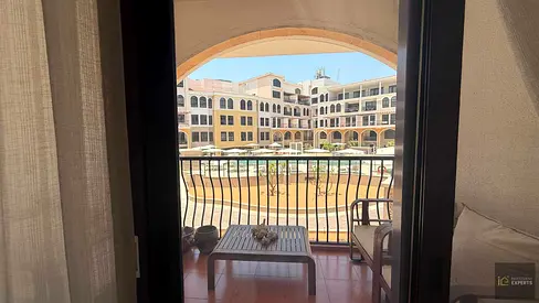 12CHQS | FURNISHED | POOL VIEW