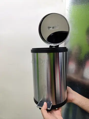 Stainless Steel Pedal Dustbins | Soft Close | Kitchen/Bathroom | Excellent Condition