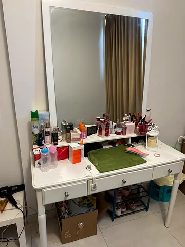Dressing table and mirror