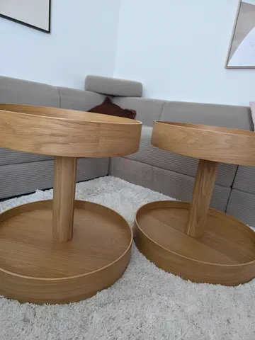 Set of 2 Round Oak Nesting Side Tables