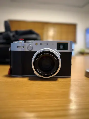 Fujifilm X100-VI - 40mp - compact rangefinder-style camera (silver/black) - good condition