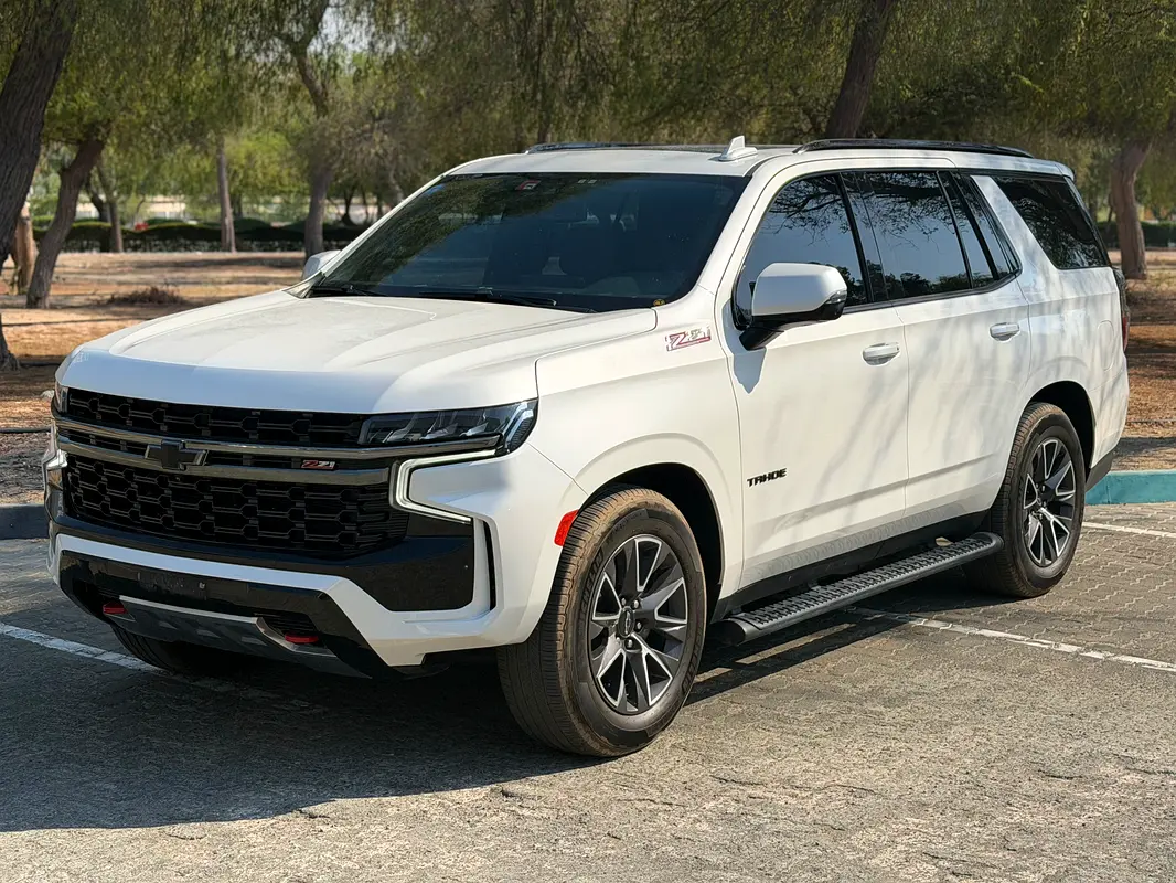 Chevrolet Tahoe 2021 — photo 1 of 8