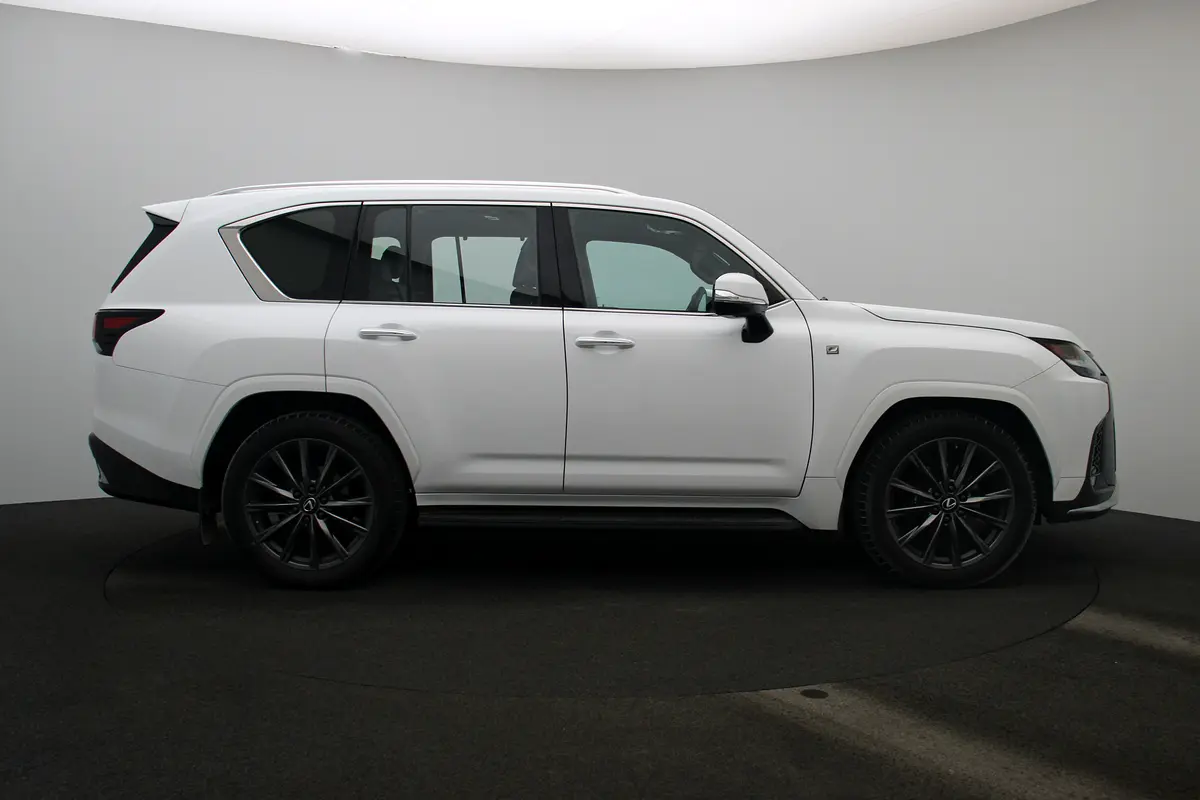 Lexus LX-Series 2023