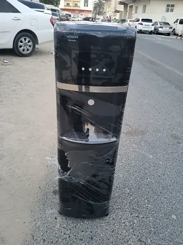 Bottom load water dispenser