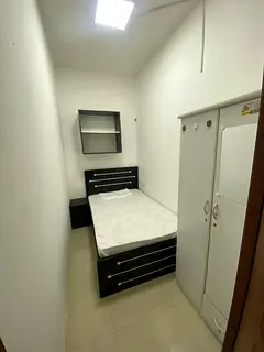 Beautiful Partition Room Available Marina Close DMCC Metro
