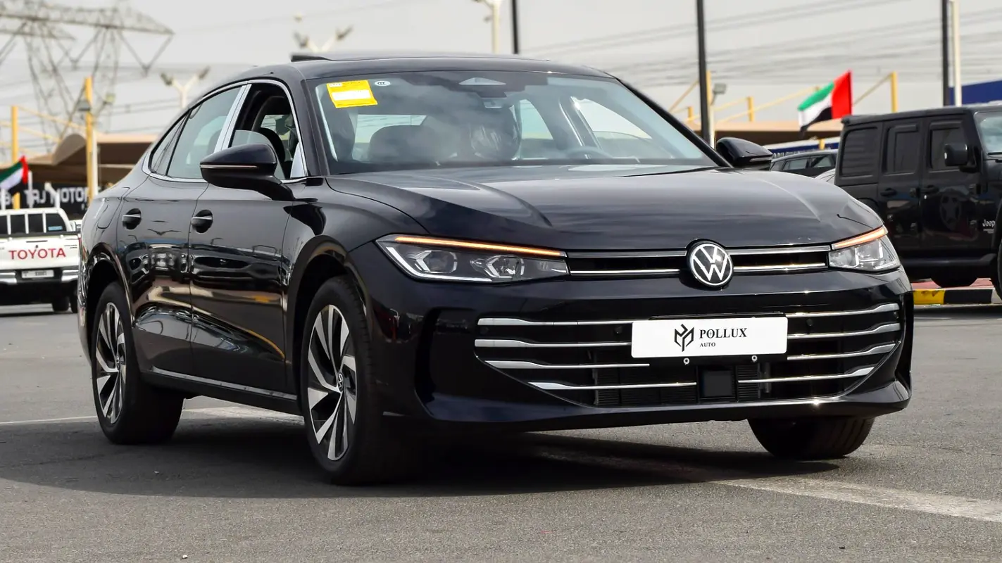 Volkswagen Passat 2025 — photo 1 of 20