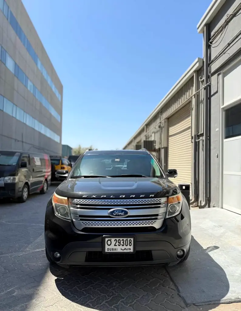 Ford Explorer 2014 — photo 1 of 6