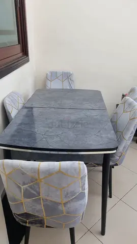 Extendable dinning table for sale