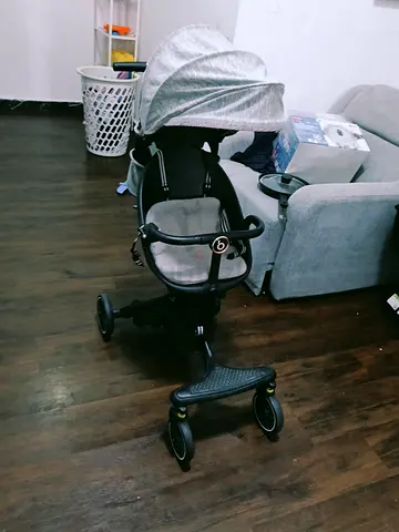 Compact three-wheel stroller with canopy - good condition