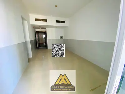 باقل سعر شقة واسعة للبيع في أبراج اللؤلؤة بعجمان بإطلالة رائعة ومساحة عائلية كبيرة وتصميم مريح