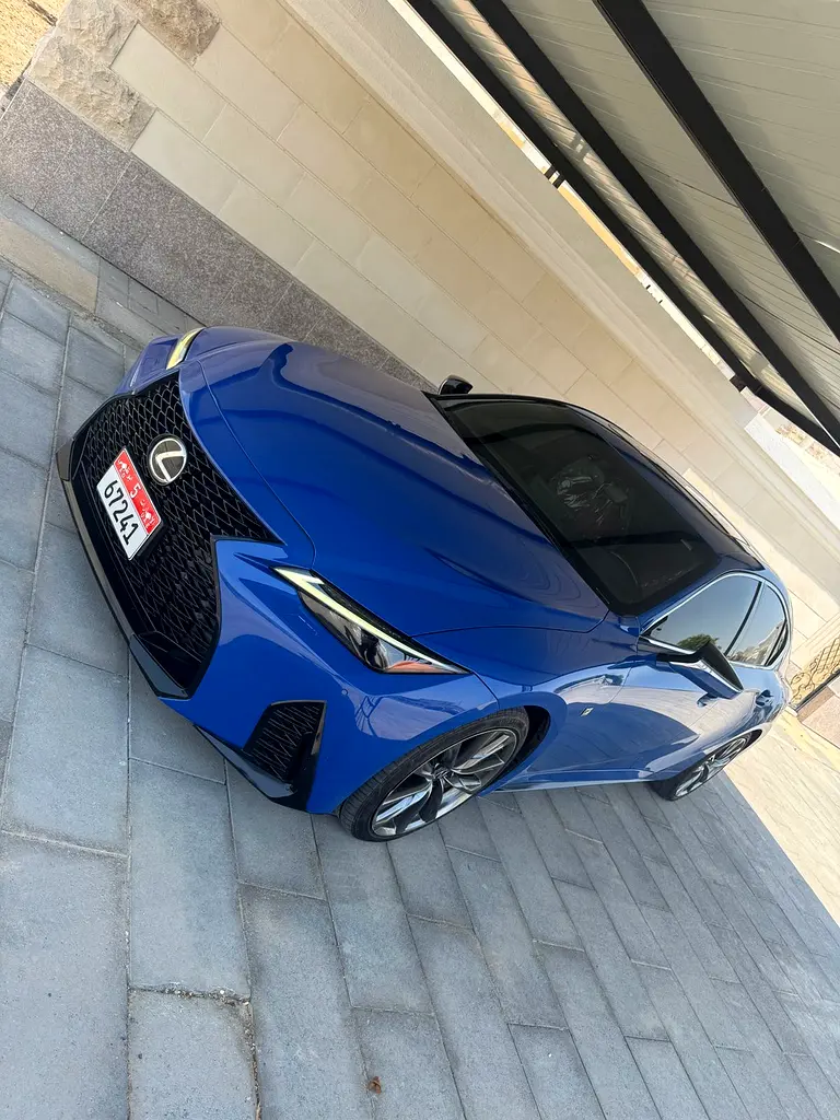 Lexus IS-Series 2022 — photo 1 of 20